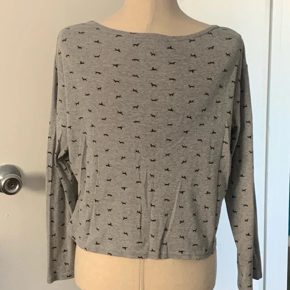Victoria’s Secret Grey Cropped Cardigan. - Picture 3 of 5